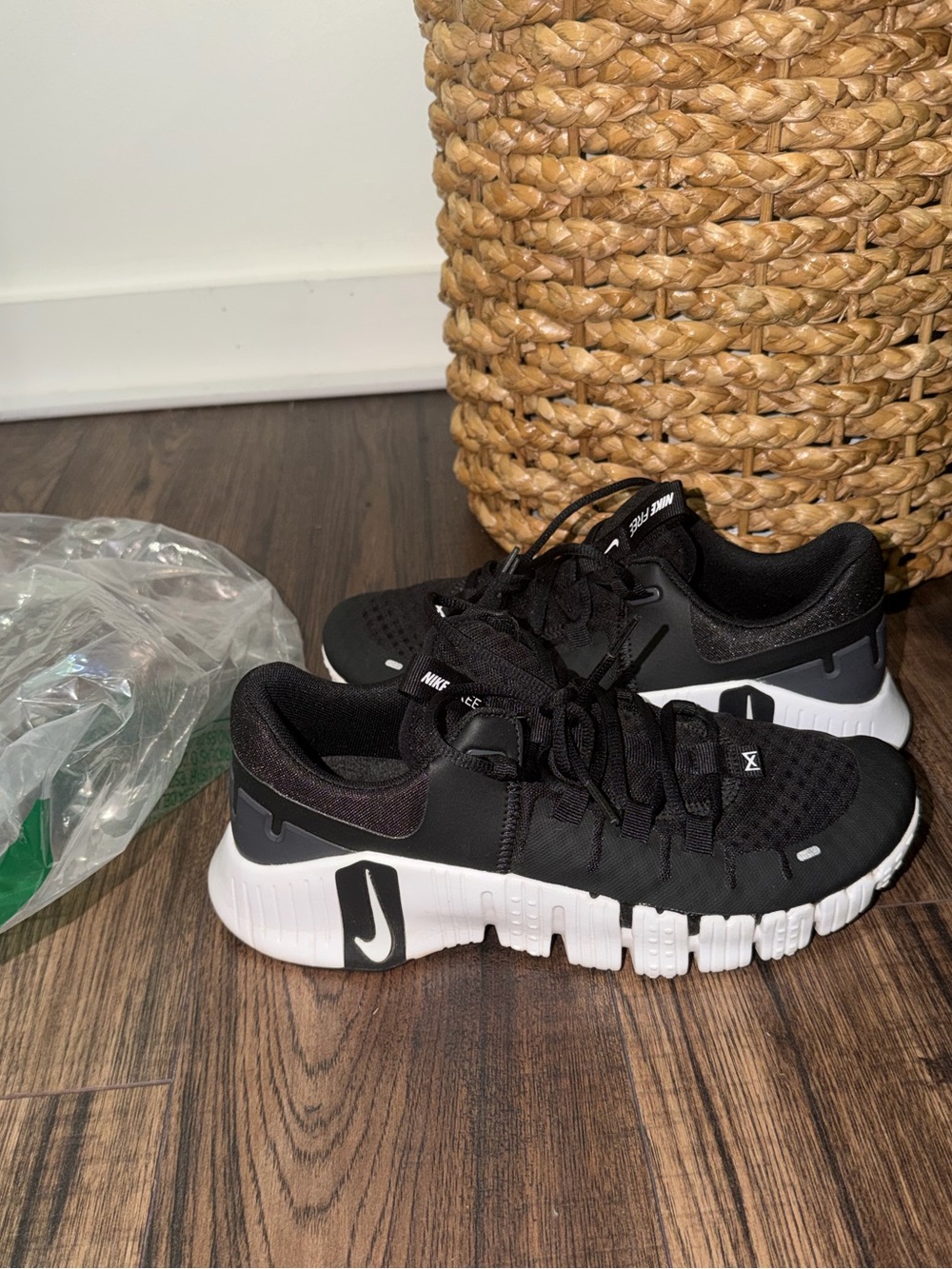Nike Women's Free Metcon 5 Training Shoes Black Anthracite DV3950-001 Store Disp